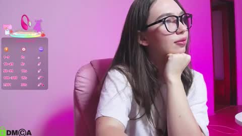 Snapshot of arianahot777 chatting on 12.15.25 arianahot777 online show from 12.15.25