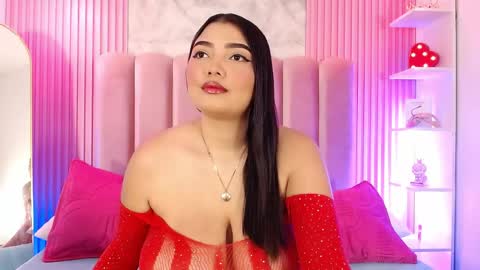Snapshot of arianarougee chatting on 05.16.26 ArianaRougee online show from 05.16.26