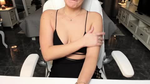Snapshot of arianasage_ chatting on 12.28.24 Ana online show from 12.28.24