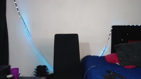 Snapshot of arianauwu666 chatting on 02.28.25 help me 100 hands up my OF is Free  online show from 02.28.25