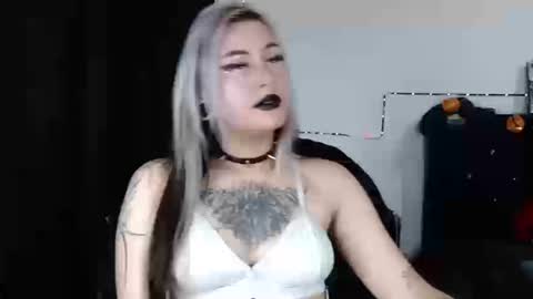 Snapshot of arianauwu666 chatting on 09.10.25 help me 100 hands up my OF is Free  online show from 09.10.25