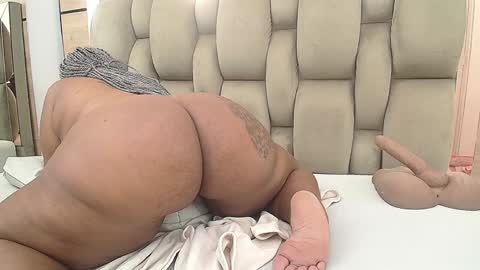 arianna pearl online show from 02.04.25