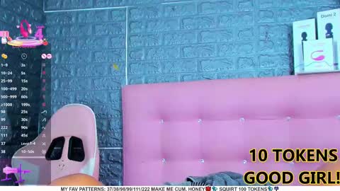 Snapshot of ariannalewis1 chatting on 03.09.25 Arianna online show from 03.09.25