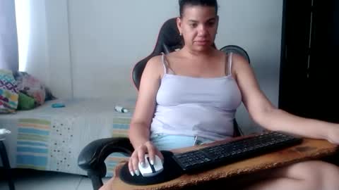 ariannaloovel online show from 04.30.26
