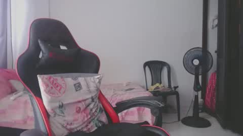 ariannaloovel online show from 05.05.26