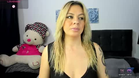 ariannawil online show from 04.13.26