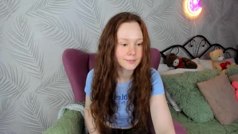 Snapshot of ariel_ivenn chatting on 09.23.25 Ariel online show from 09.23.25