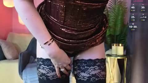 Snapshot of ariel_joy chatting on 09.14.25 Ari online show from 09.14.25