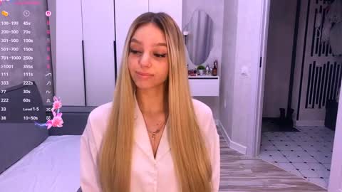 Snapshot of arielarlt chatting on 04.28.26 Ase online show from 04.28.26