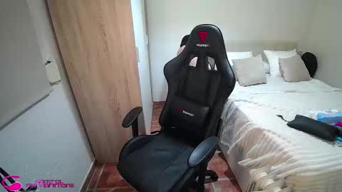 Snapshot of arielfreedomlove chatting on 03.09.26 arielfreedomsex online show from 03.09.26