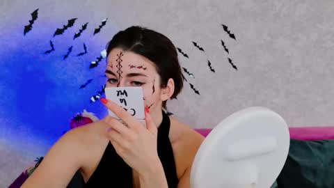 Snapshot of arielstonks_lovee chatting on 10.31.25 arielstonks_lovee online show from 10.31.25