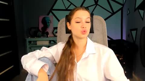 Snapshot of arielsykes chatting on 09.18.25 arielsykes online show from 09.18.25