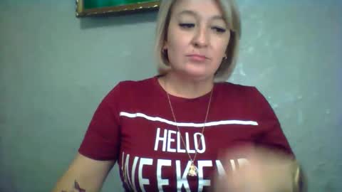 Snapshot of arielxloveresss chatting on 10.19.25 ArielXLoveresss online show from 10.19.25