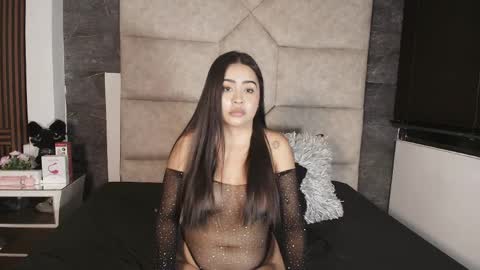 ariia_monroee online show from 04.18.26