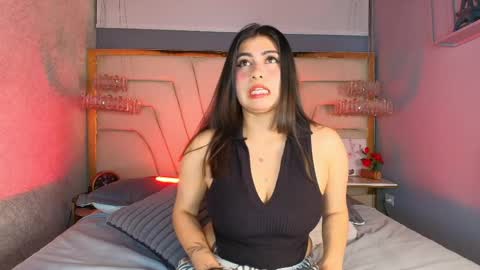 Snapshot of ariia_sweett chatting on 05.17.26 Ariia sweett online show from 05.17.26