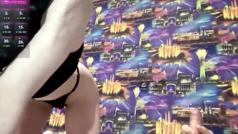 Snapshot of arina_rose chatting on 12.27.24 Arinka online show from 12.27.24