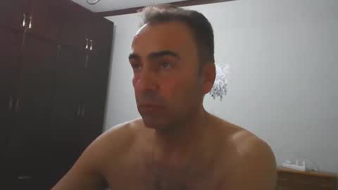 Snapshot of arism4 chatting on 12.22.25 arism4 online show from 12.22.25