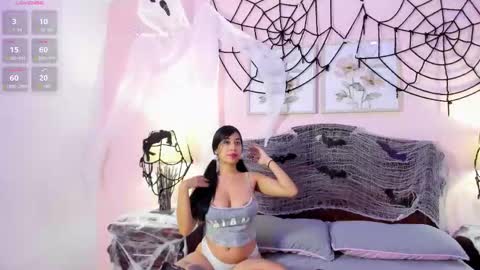 Snapshot of arisweett chatting on 10.04.25 Ari online show from 10.04.25