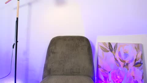 Snapshot of arivega chatting on 07.16.26 Nice to meet you thumb up me please its important I LOOK MY BIO DOWN online show from 07.16.26