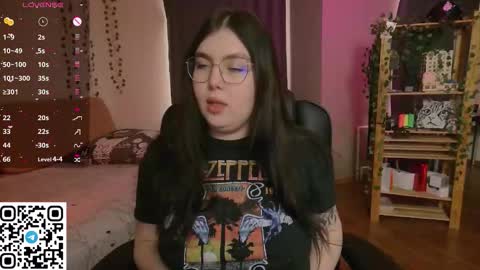 Snapshot of arizonaa_muse chatting on 03.07.26 Astrid online show from 03.07.26