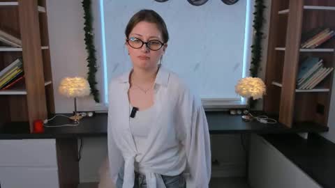 Elizabeth online show from 04.23.26