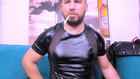 Snapshot of armandosteel chatting on 12.12.24 Armando online show from 12.12.24