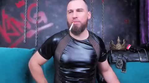 Snapshot of armandosteel chatting on 11.17.25 Armando online show from 11.17.25