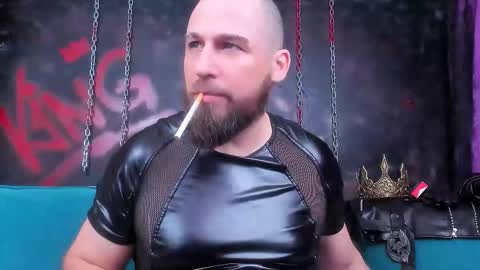 Snapshot of armandosteel chatting on 12.18.25 Armando online show from 12.18.25