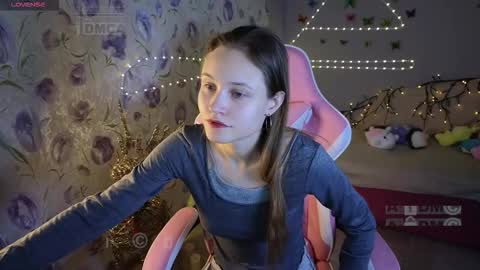 Snapshot of armurra chatting on 02.25.26 armurra online show from 02.25.26