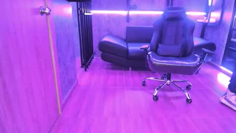 Arohom Lester online show from 01.13.26