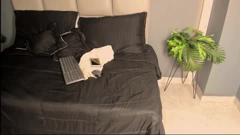 Arohom Lester online show from 01.14.26