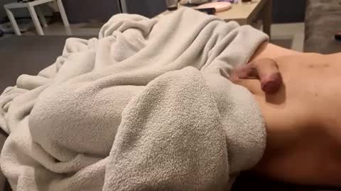 Snapshot of arok73 chatting on 12.21.25 Arok online show from 12.21.25