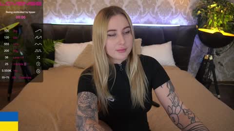 Snapshot of arolinanight chatting on 12.12.24 AROLINA online show from 12.12.24