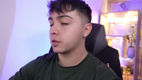 Snapshot of aron__cooper chatting on 02.10.26 aron__cooper online show from 02.10.26