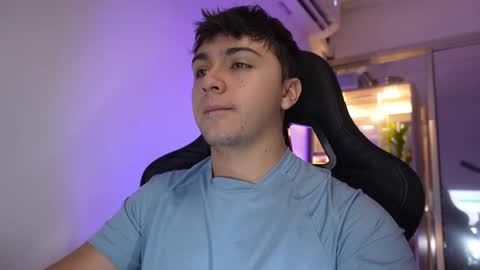 Snapshot of aron__cooper chatting on 03.17.26 aron__cooper online show from 03.17.26