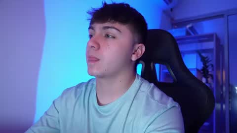 Snapshot of aron__cooper chatting on 07.04.26 aron__cooper online show from 07.04.26