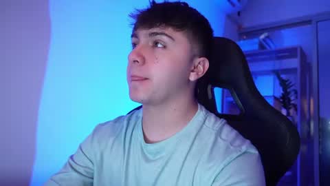 Snapshot of aron__cooper chatting on 07.15.26 aron__cooper online show from 07.15.26