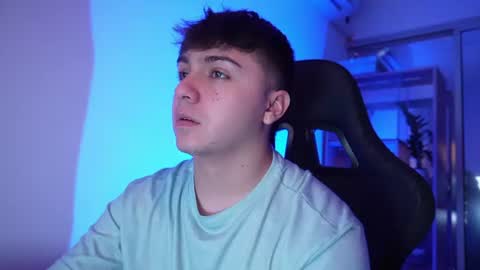 Snapshot of aron__cooper chatting on 07.18.26 aron__cooper online show from 07.18.26