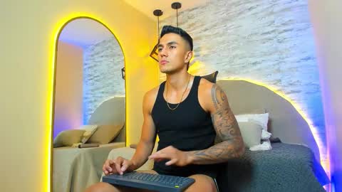 ARON BOLT online show from 12.23.25