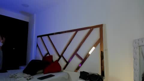 Aron cruz  online show from 08.01.26
