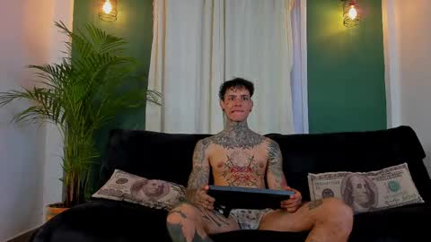 Snapshot of aron_ford chatting on 05.28.26 Aron ford online show from 05.28.26