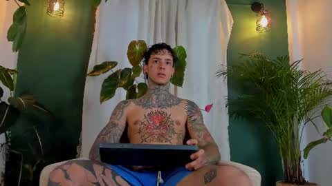 Snapshot of aron_ford chatting on 07.16.26 Aron ford online show from 07.16.26