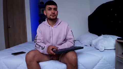 Snapshot of aron_santoro1 chatting on 02.09.26 Aron Santoro online show from 02.09.26