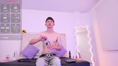  your aron  online show from 01.03.25