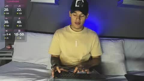 AROON HOT online show from 02.18.26