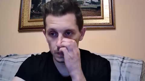 Snapshot of arromwilliam90 chatting on 12.18.25 arromwilliam90 online show from 12.18.25