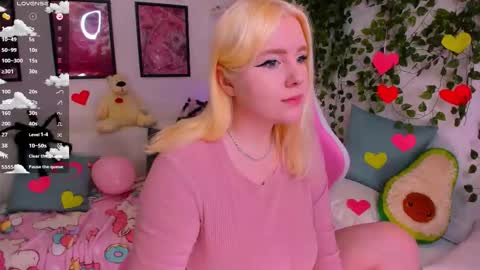 Snapshot of art_lovee_ chatting on 02.15.26 art_lovee_ online show from 02.15.26