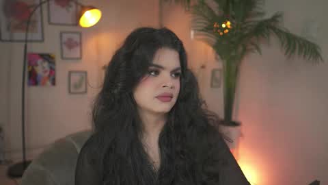 Chloe  online show from 11.27.25