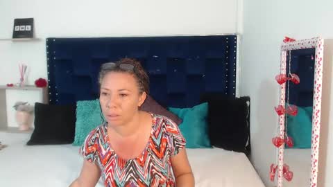 Snapshot of artemiza_love_ chatting on 02.21.25 artemiza online show from 02.21.25