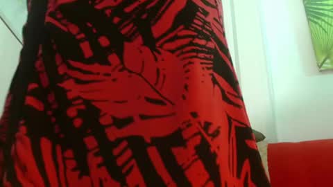 Snapshot of artemiza_love_ chatting on 10.18.25 artemiza online show from 10.18.25